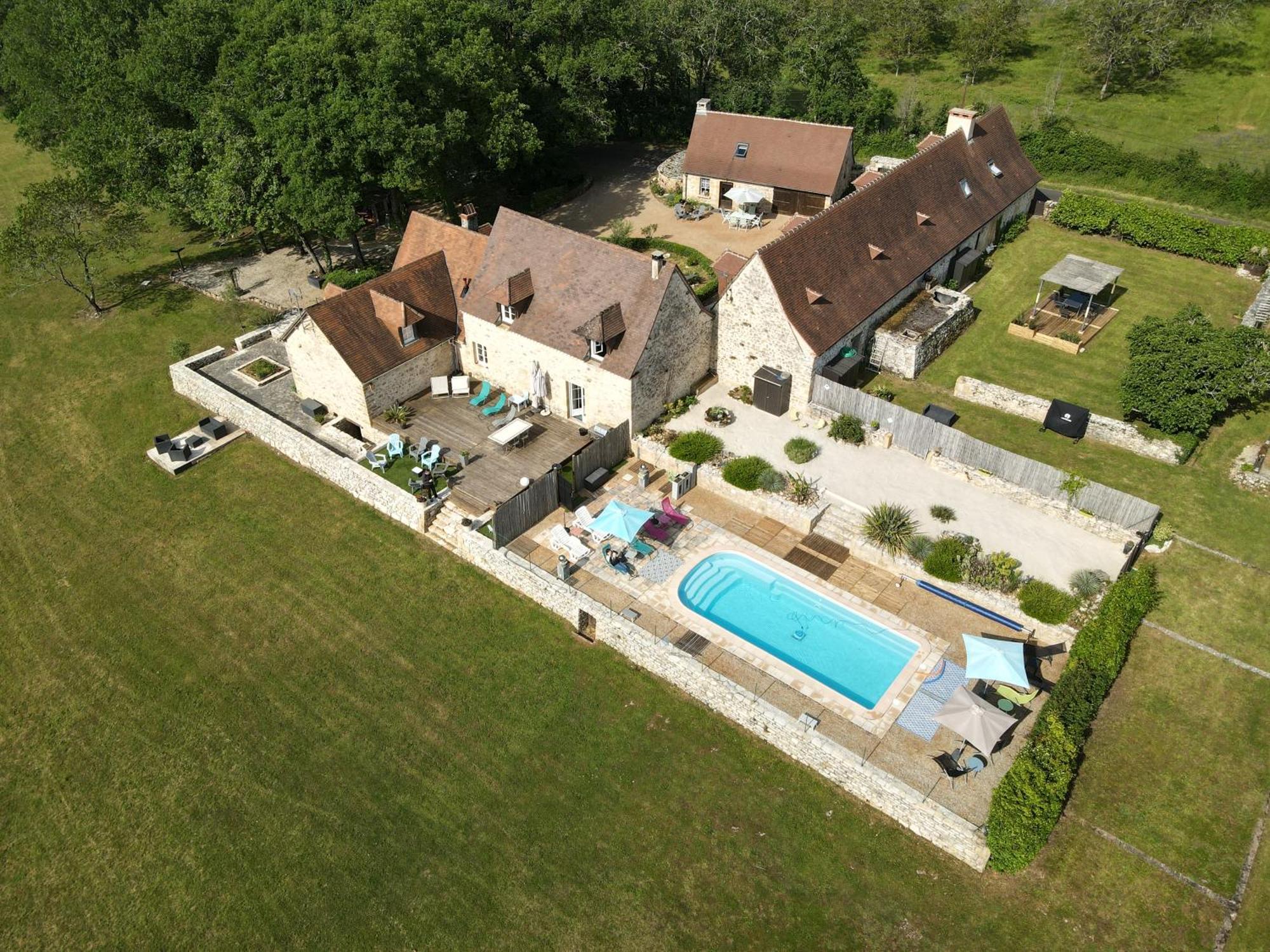 Domaine De Nineyrolle Villa Azerat Exterior photo